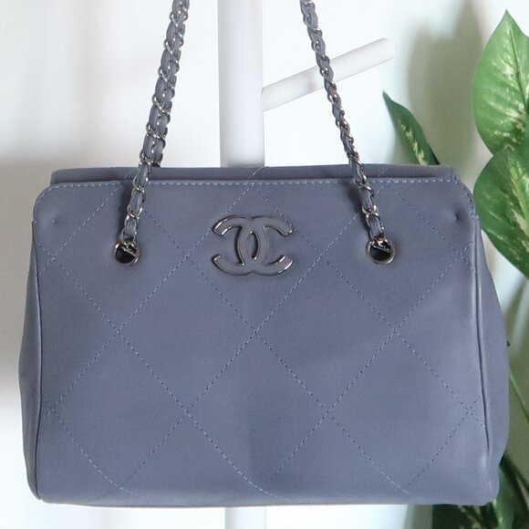 Chanel Hamptons CC Tote Bag Blue Quilted Leather Shopper Shoulder Bag Lagerfeld - Picture 1 of 16